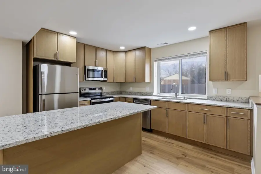 7388 Hickory Log Cir, Columbia, MD 21045 - Image #3