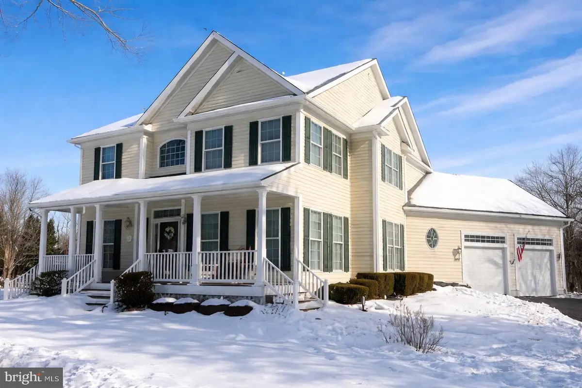 10800 Robin Lynn Dr, Ellicott City, MD 21042 - Image #1