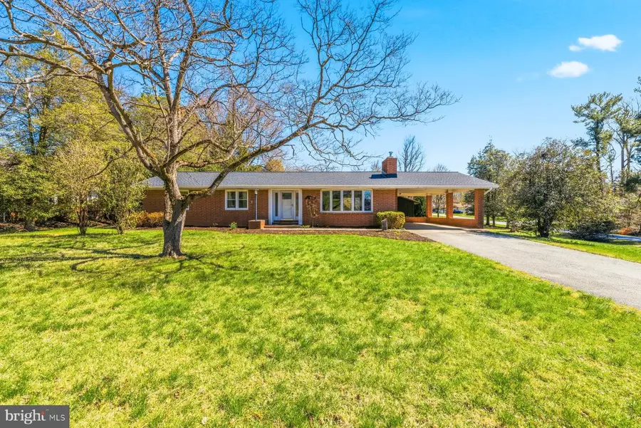 8966 Chapel Ave, Ellicott City, MD 21043 - #2