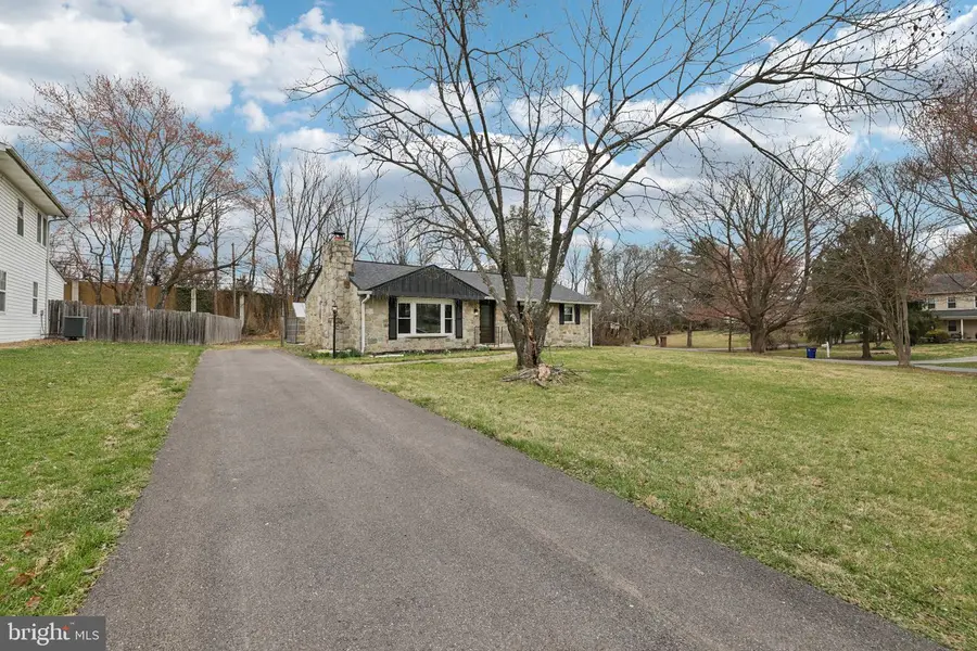 9301 Millbrook Rd, Ellicott City, MD 21042 - #3