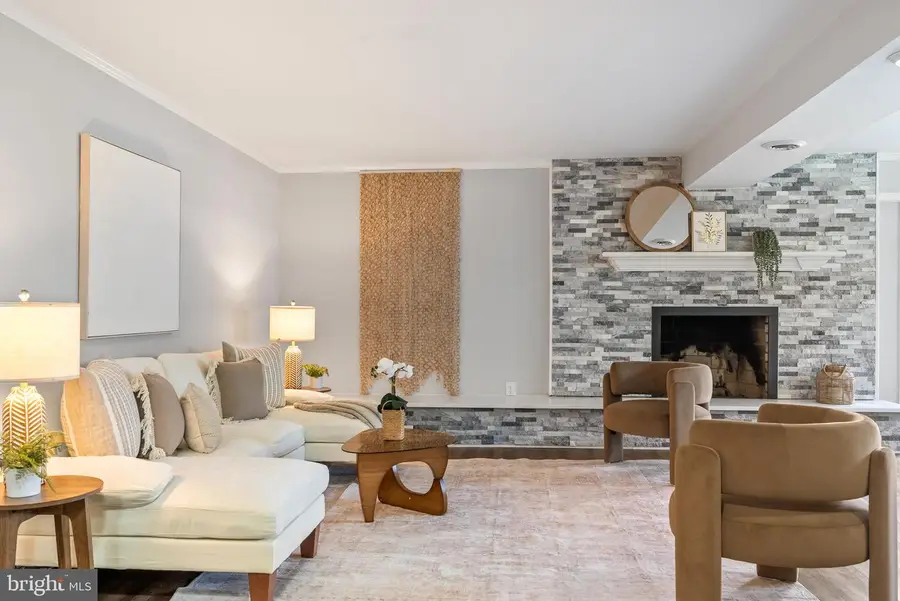 10021 Fox Den Rd, Ellicott City, MD 21042 - #2