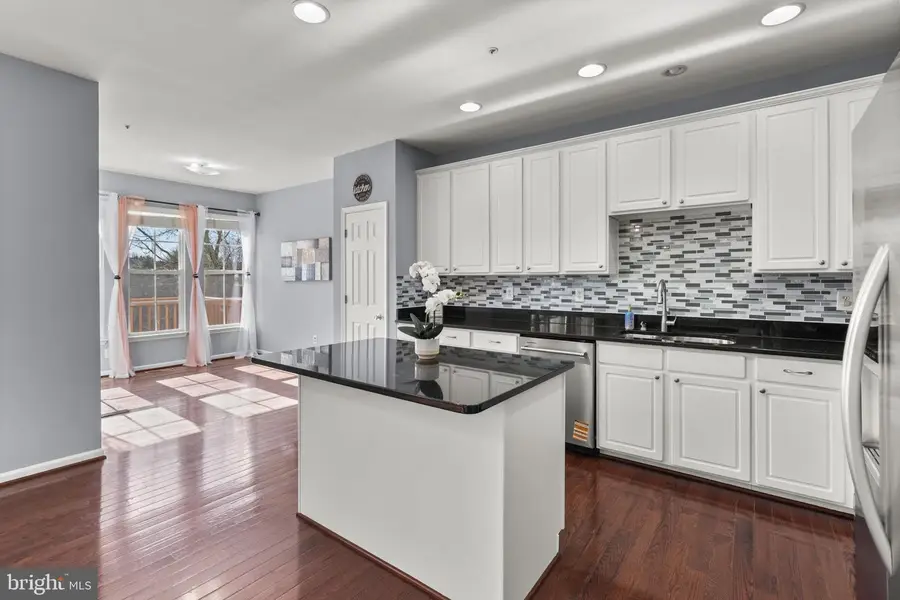 8746 Stonehouse Dr, Ellicott City, MD 21043 - #3