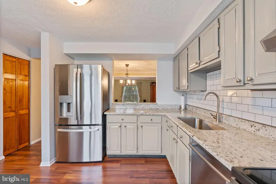 6008 Cedar Wood Dr, Columbia, MD 21044 - #2