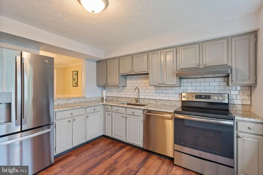 6008 Cedar Wood Dr, Columbia, MD 21044 - #3