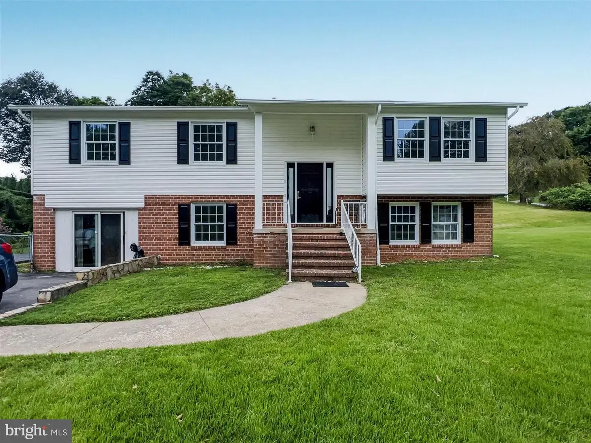 2618 Jonathan Rd, Ellicott City, MD 21042 - #1