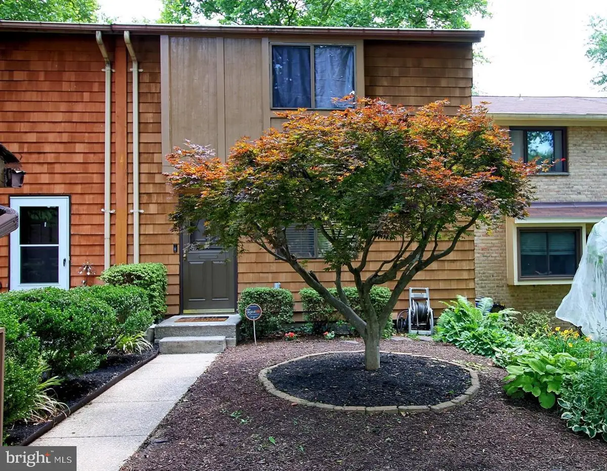 7490 Hickory Log Cir, Columbia, MD 21045 - #1