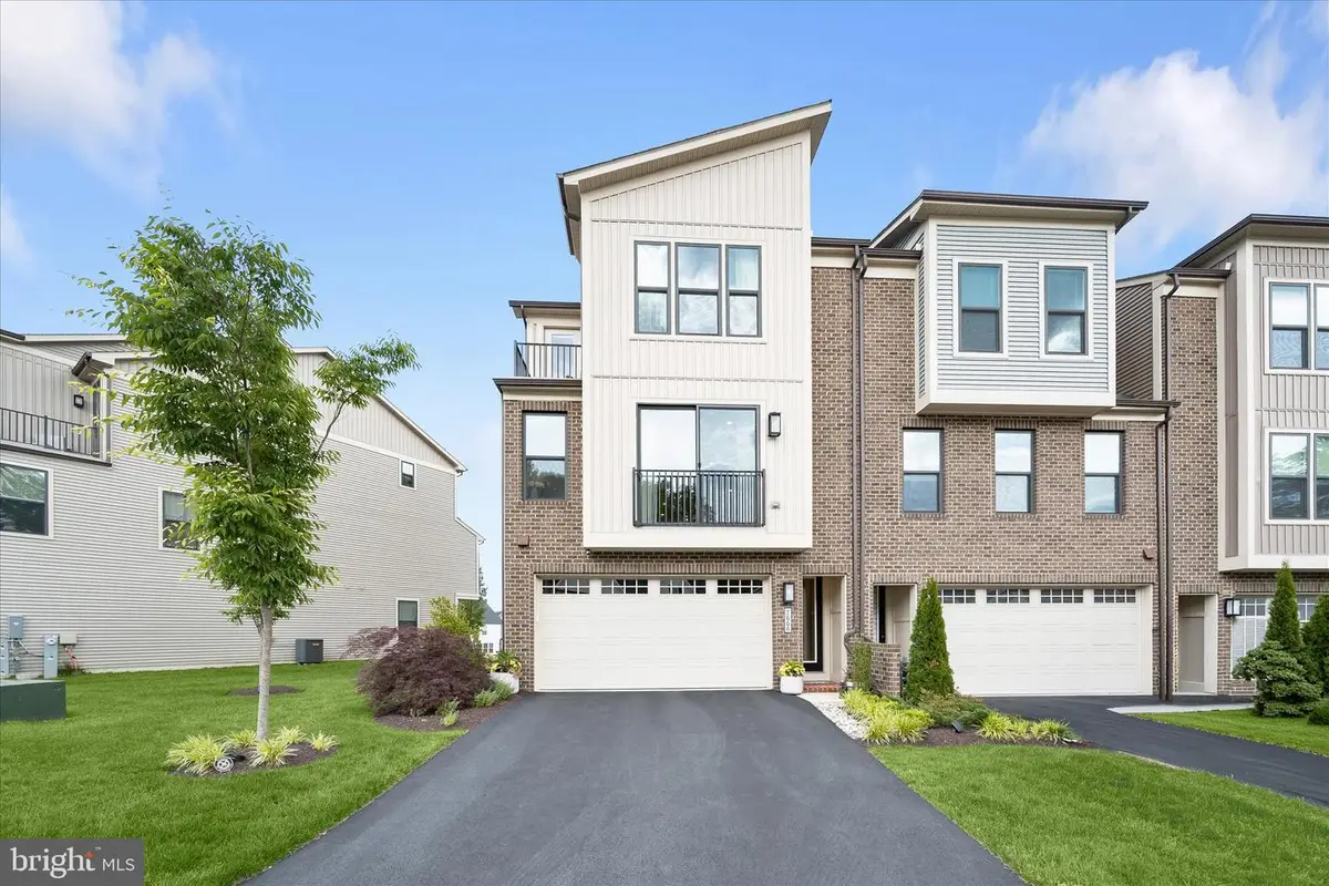 7668 Cross Creek Dr, Columbia, MD 21044 - #1