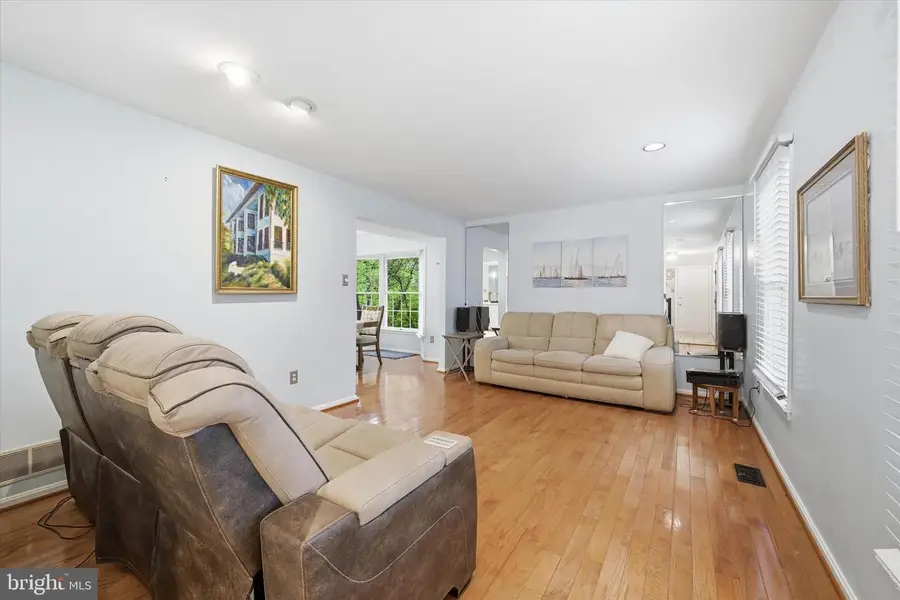 8522 Autumn Rust Rd, Ellicott City, MD 21043 - #3