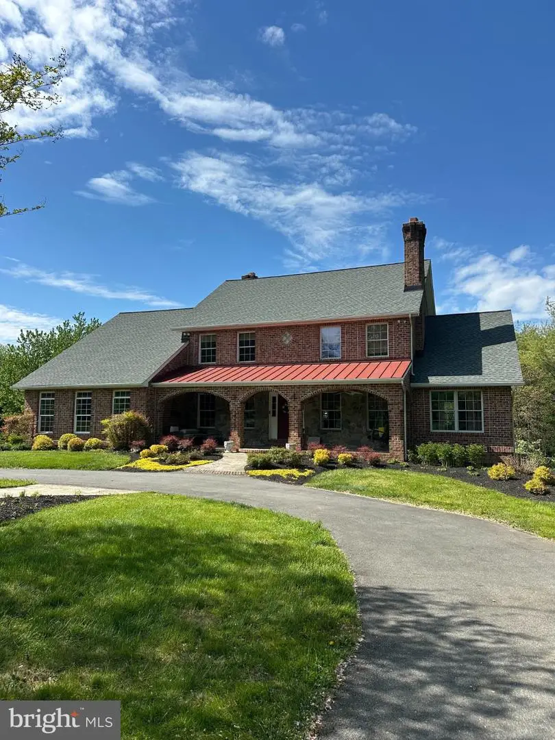 18400 New Cut Rd, Mount Airy, MD 21771 - #1