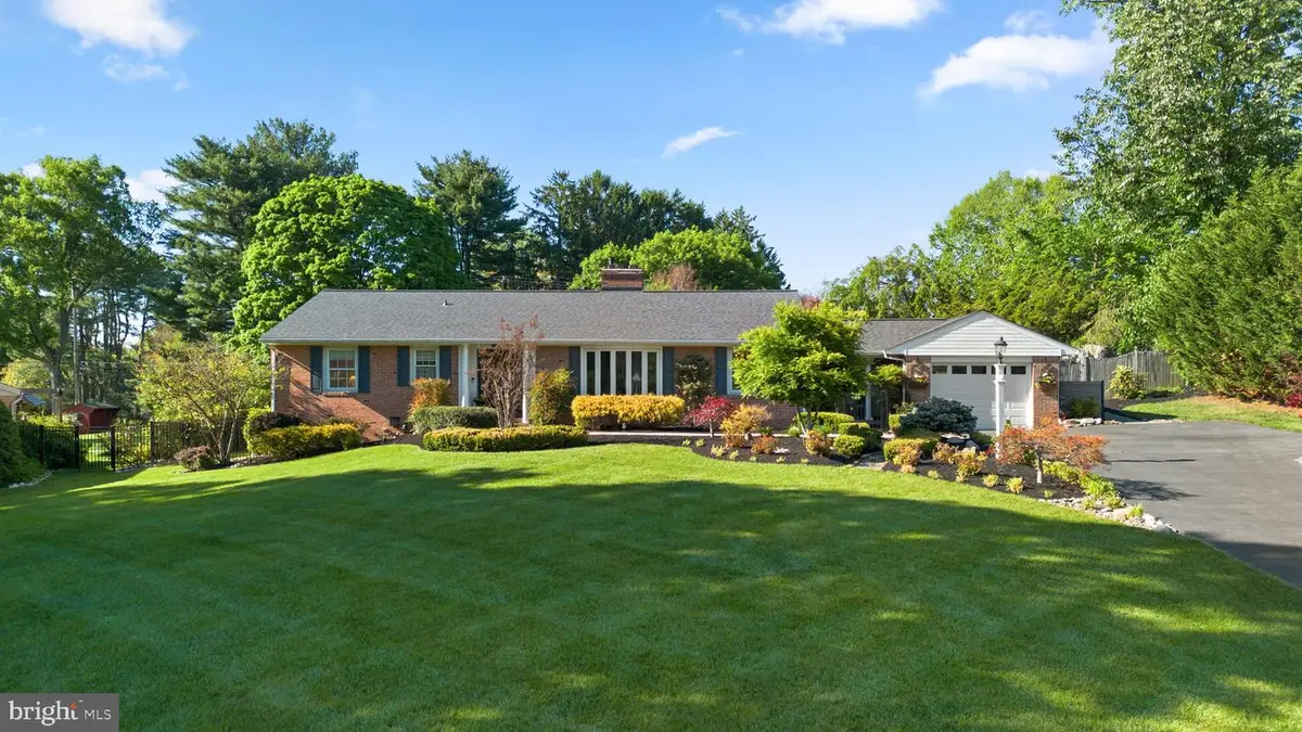 9006 Crestleigh Rd, Ellicott City, MD 21042 - #1
