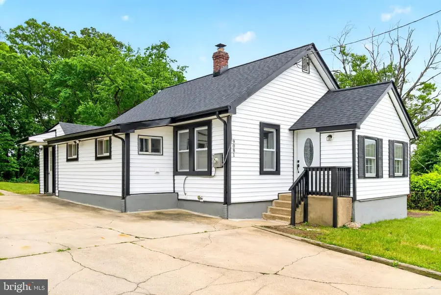 9081 Dumhart Rd, Laurel, MD 20723 - #2