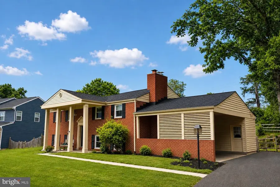 3906 Foxhill Dr, Ellicott City, MD 21042 - #2