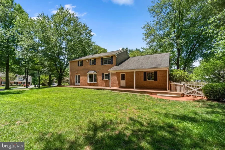 10054 Green Clover Dr, Ellicott City, MD 21042 - #3