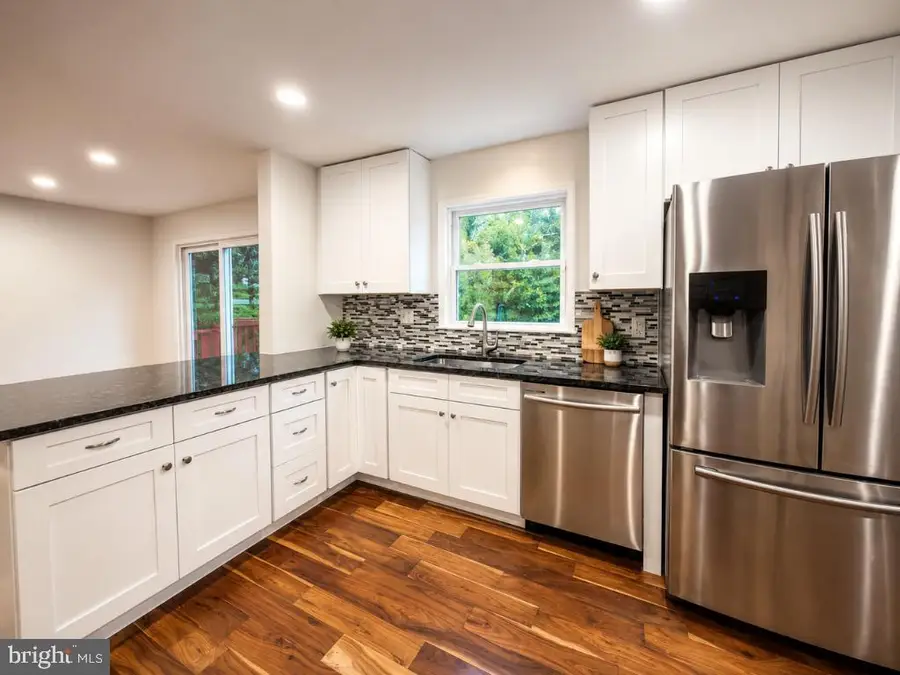 8639 Hayshed Ln, Columbia, MD 21045 - #3