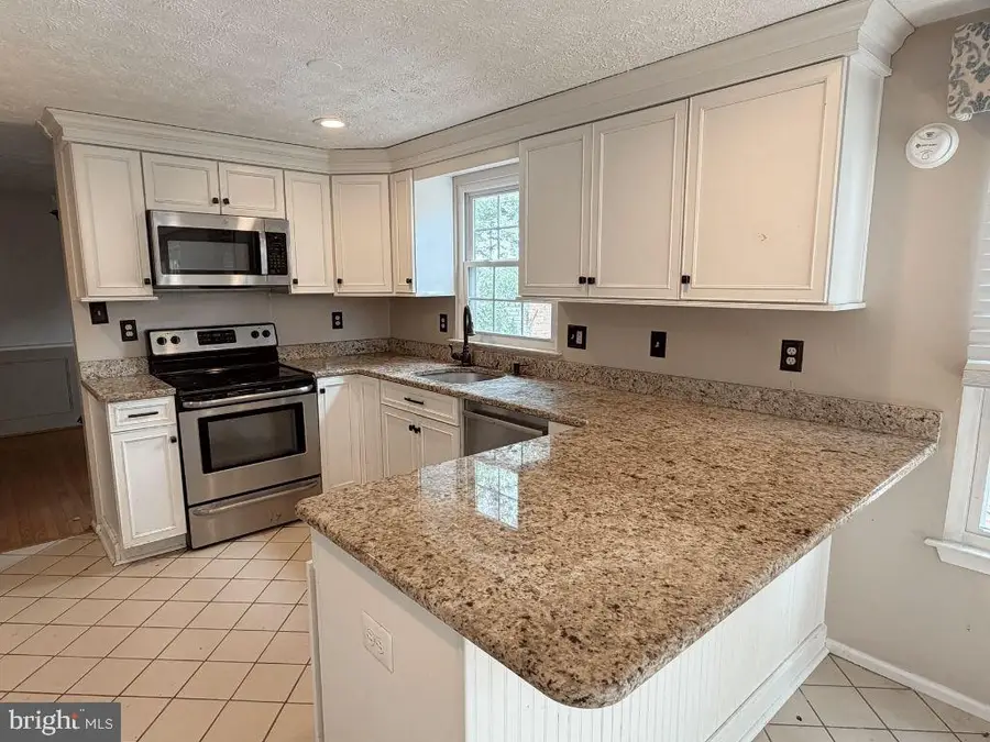 7924 Butterfield Dr, Elkridge, MD 21075 - #2