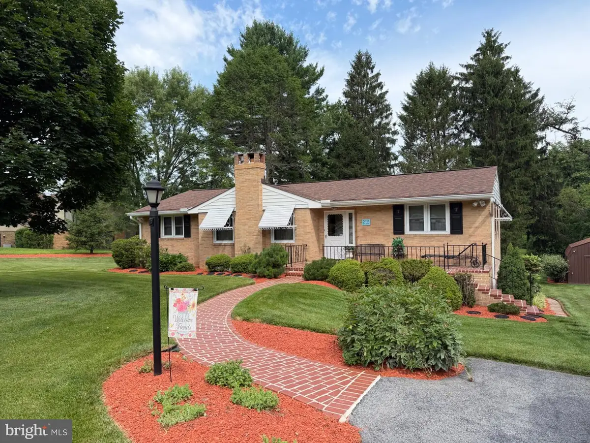 8484 Linwood Dr, Ellicott City, MD 21043 - #1