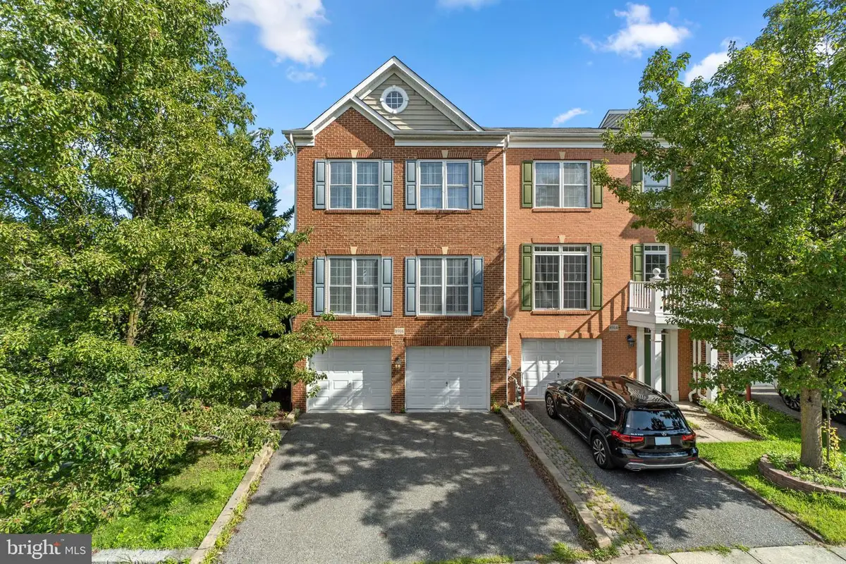 8916 Lee Manor Dr, Ellicott City, MD 21043 - #1