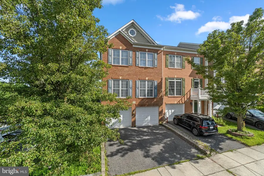8916 Lee Manor Dr, Ellicott City, MD 21043 - #2