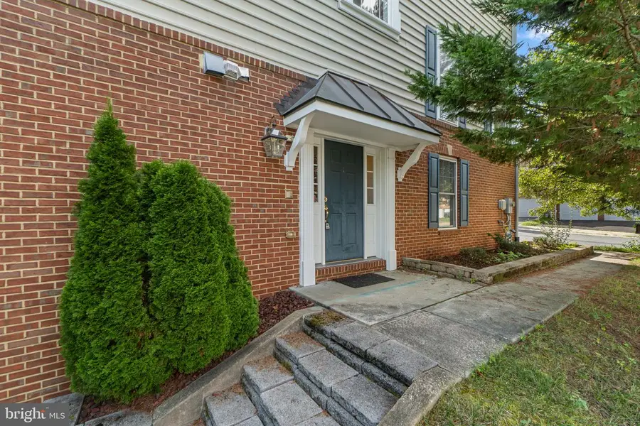 8916 Lee Manor Dr, Ellicott City, MD 21043 - #3