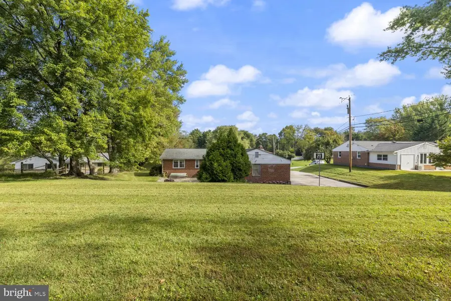 9421 Diamondback Dr, Columbia, MD 21045 - #2