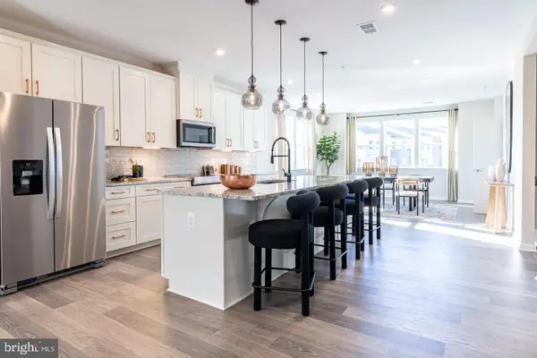 9894b Sir Barton Way, LAUREL, MD 20723