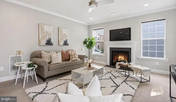 9252 Homestretch Ct, LAUREL, MD 20723