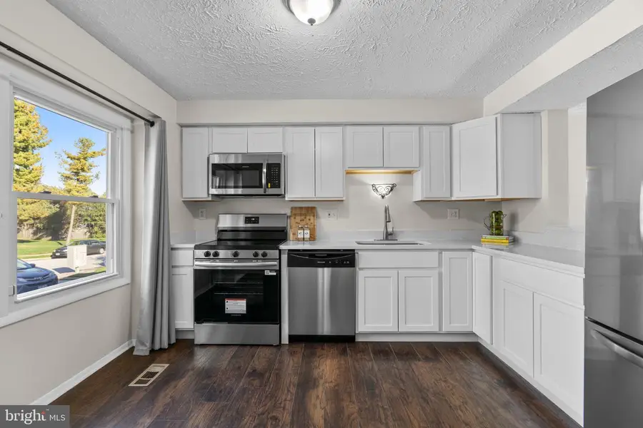 6065 Cedar Wood Dr, Columbia, MD 21044 - #2