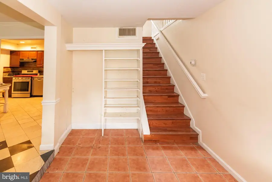 9926 Postwick Rd, Ellicott City, MD 21042 - #2