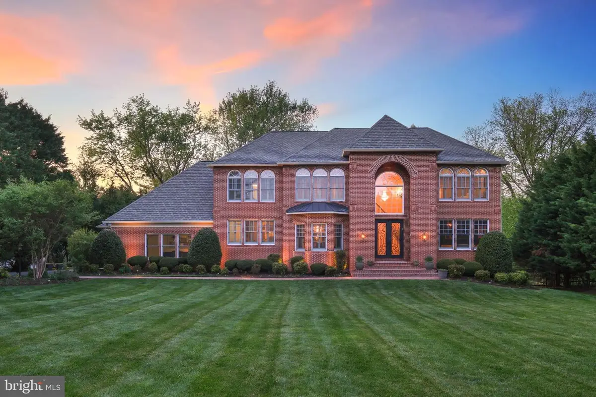 11724 Gainsborough Rd, Potomac, MD 20854 - Image #1