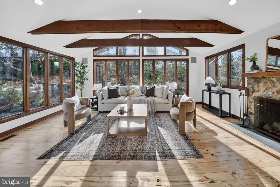 6813 Winterberry Ln, Bethesda, MD 20817 - Image #3