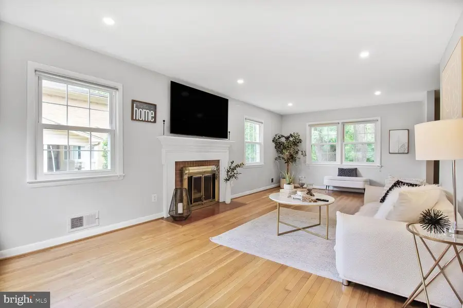 10611 Meadowhill Rd, Silver Spring, MD 20901 - Image #2