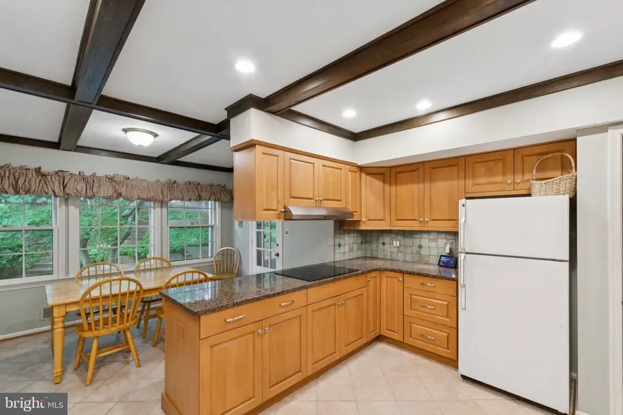 7605 Hackamore Dr, Potomac, MD 20854 - Image #2