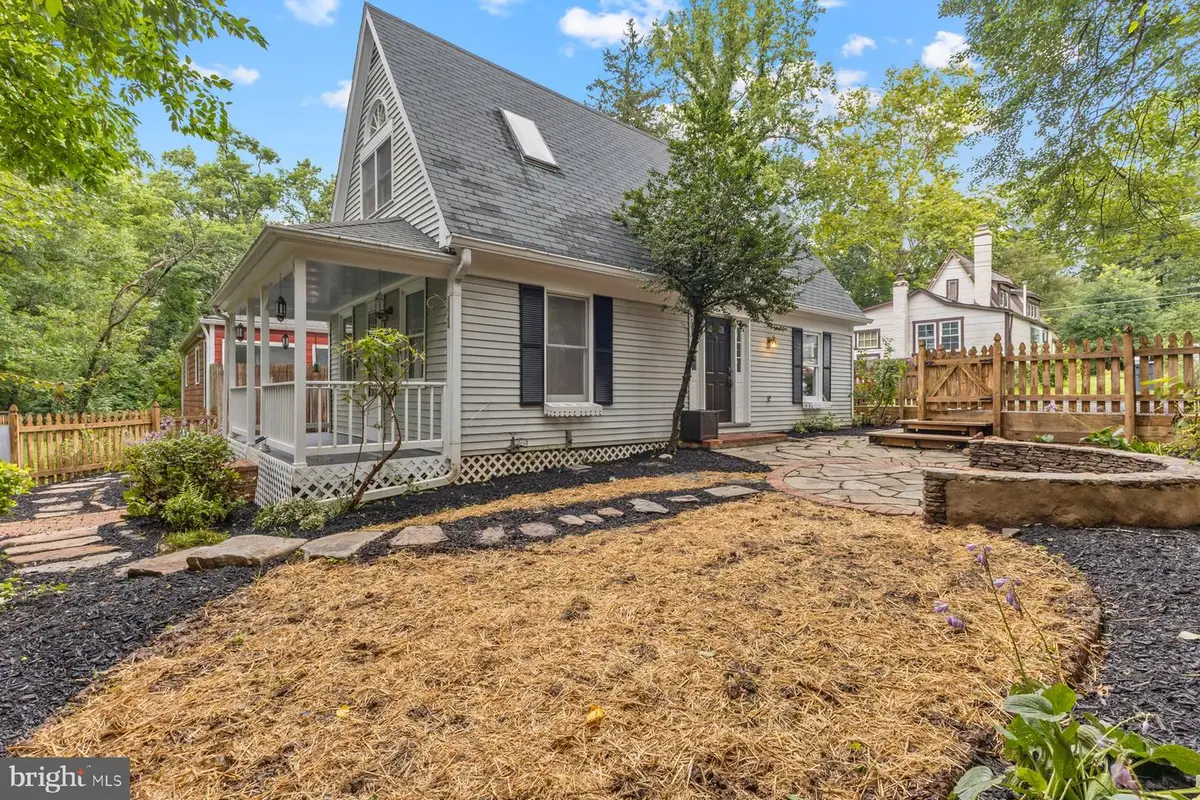 413 Grove Ave, Washington Grove, MD 20880 - #1