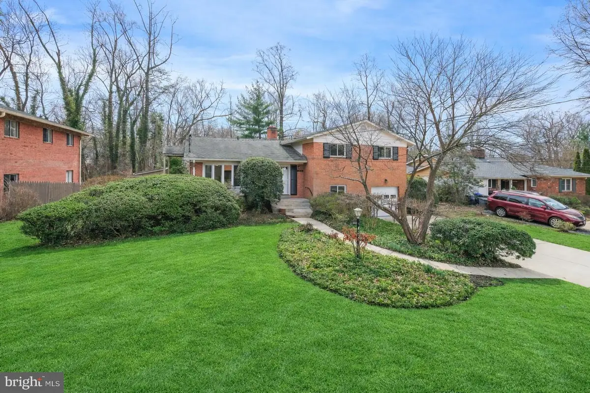 9804 N Inglemere Dr, Bethesda, MD 20817 - #1