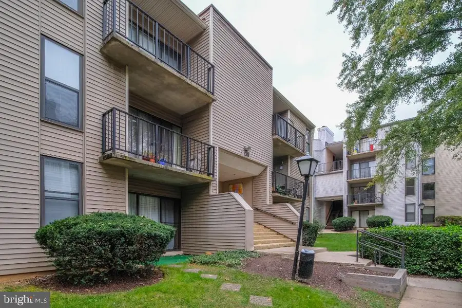 138 Duvall Ln #301, Gaithersburg, MD 20877 - Image #3