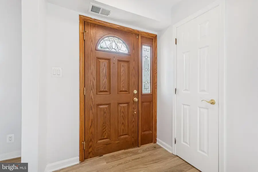 19724 Wootton Ave, Poolesville, MD 20837 - Image #3