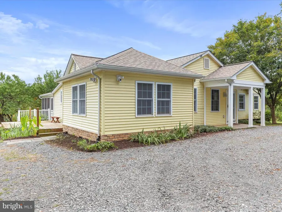 22119 Dickerson School Rd, Dickerson, MD 20842 - Image #2
