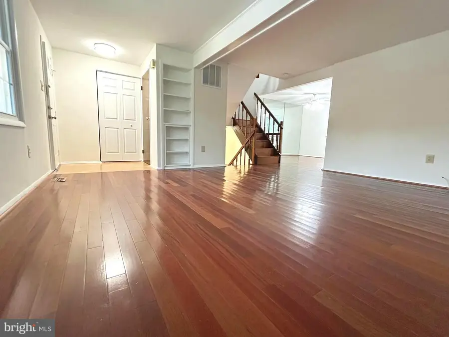 19505 Turtle Dove Ter, Gaithersburg, MD 20879 - Image #3