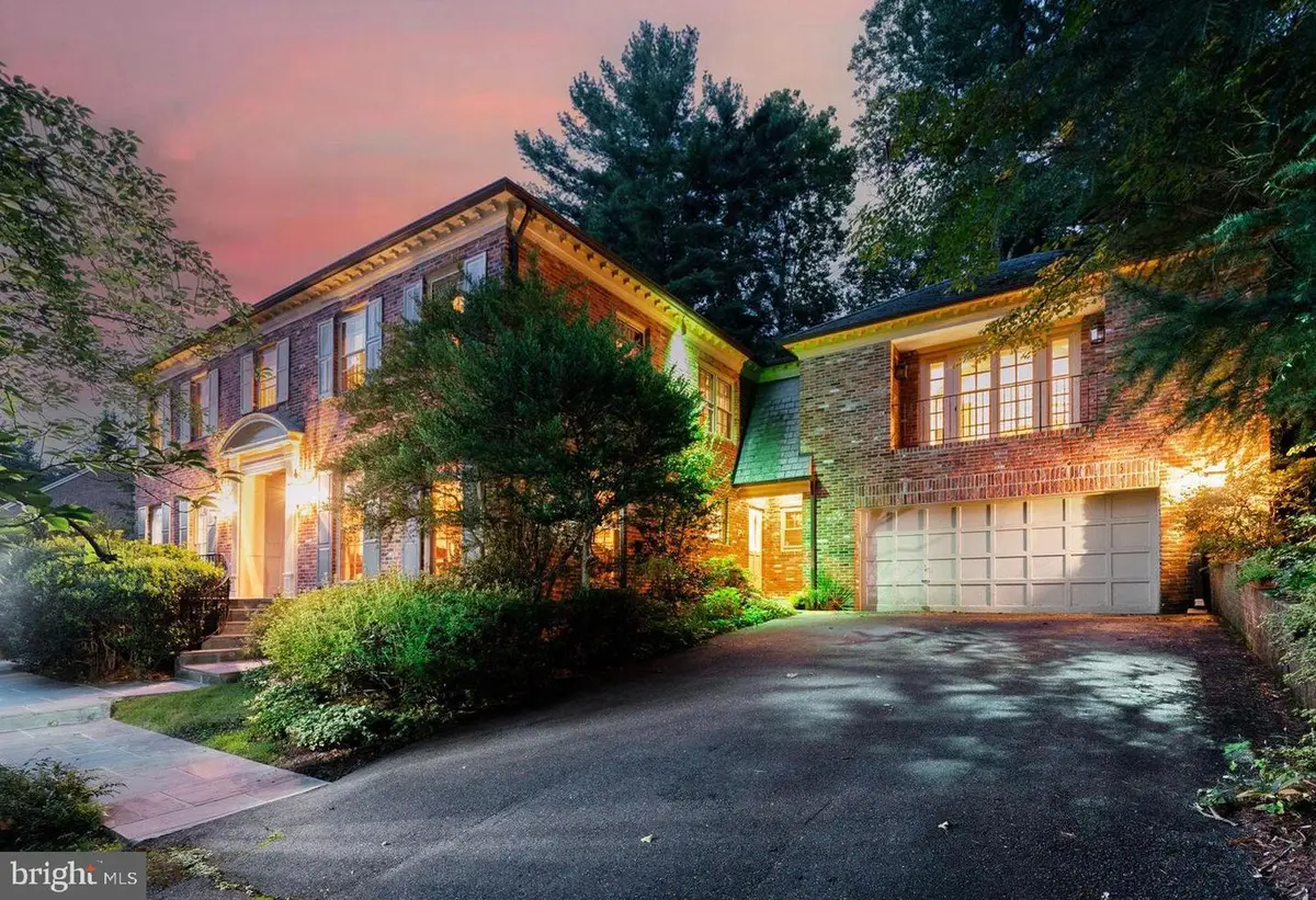 7205 Helmsdale Rd, Bethesda, MD 20817 - Image #1