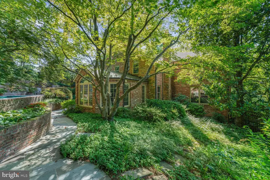 7205 Helmsdale Rd, Bethesda, MD 20817 - Image #3