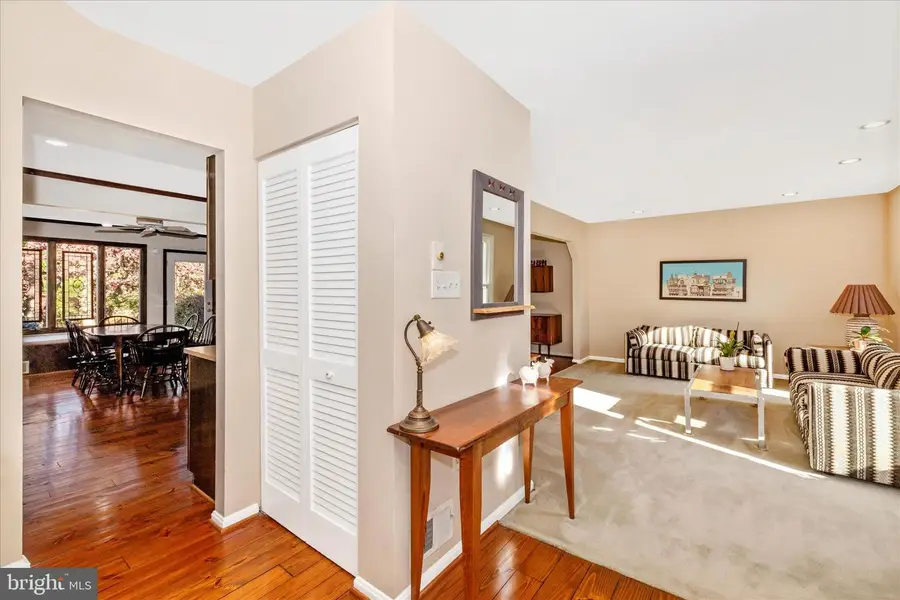 6509 Farmingdale Ct, Rockville, MD 20855 - Image #3