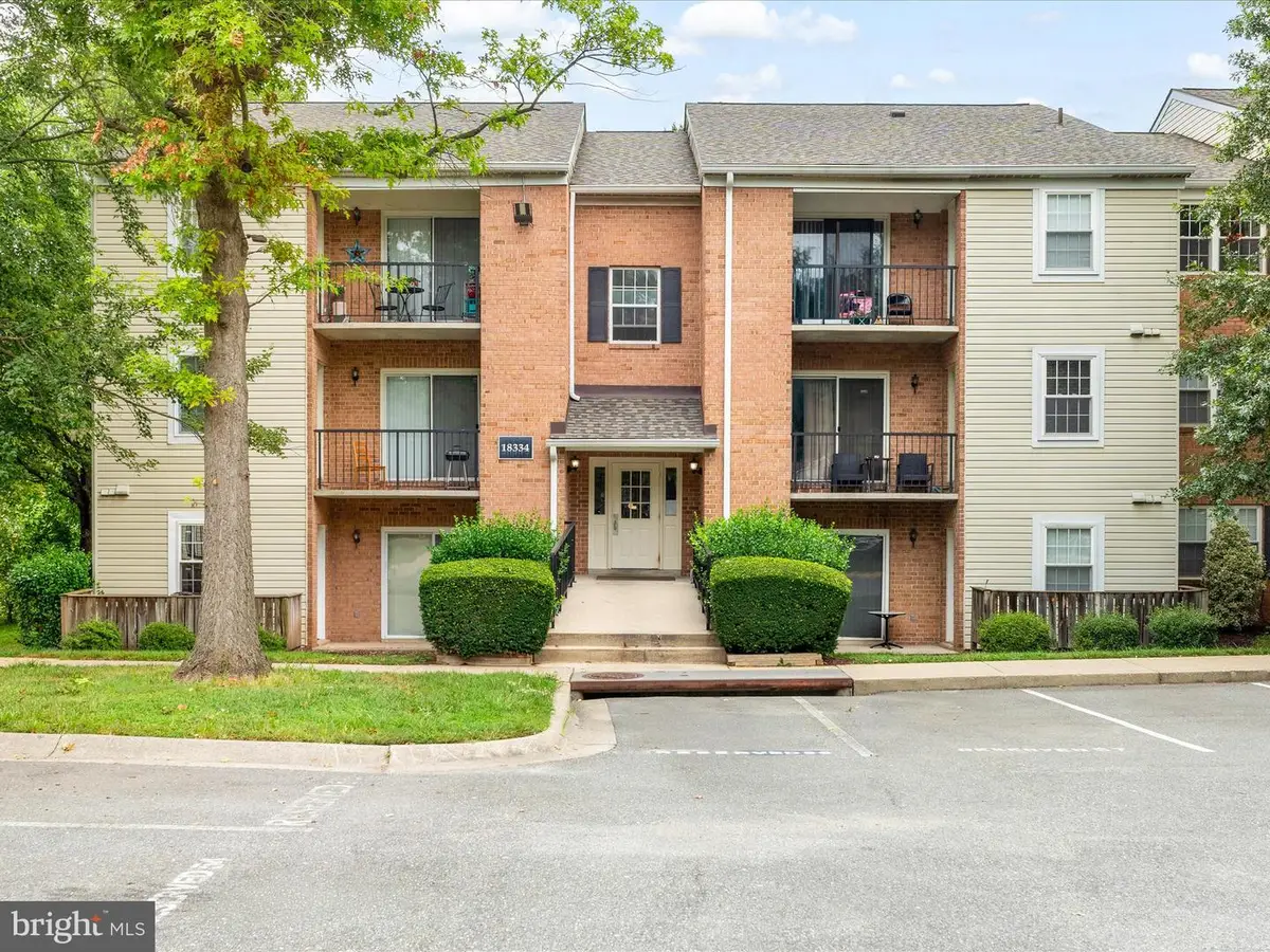 18334 Streamside Dr #101, Gaithersburg, MD 20879 - Image #1