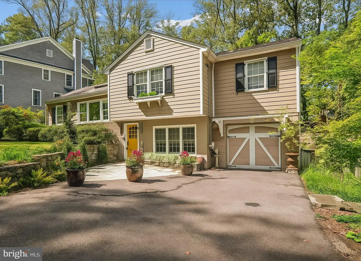 11300 Kenilworth Ave, Garrett Park, MD 20896 - Image #1