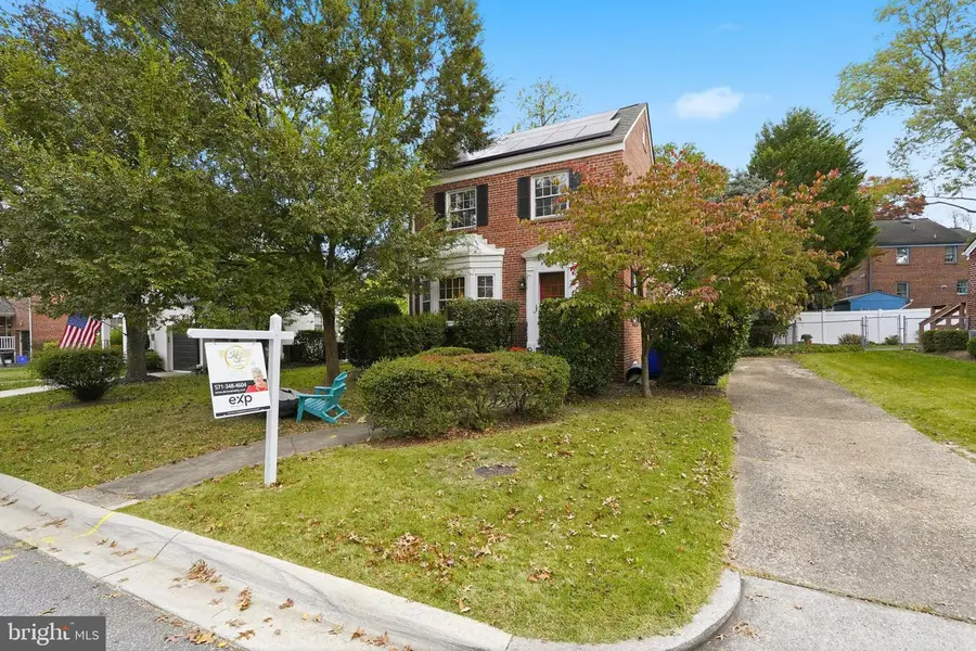 8209 Meadowbrook Ln, Chevy Chase, MD 20815 - Image #2
