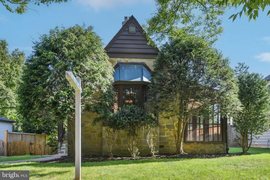 105 Summerfield Rd, Chevy Chase, MD 20815 - Image #2