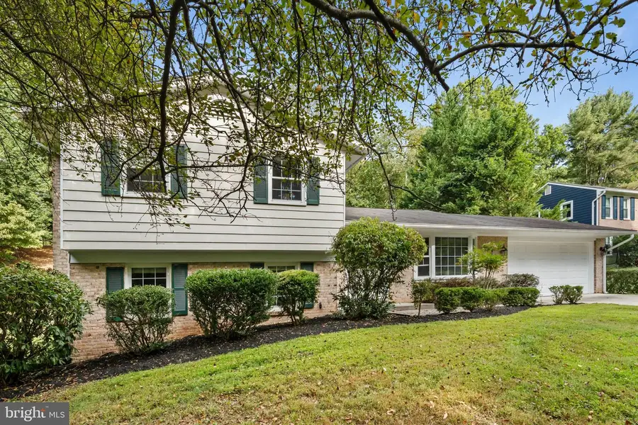 11905 Ambleside Dr, Potomac, MD 20854 - Image #2