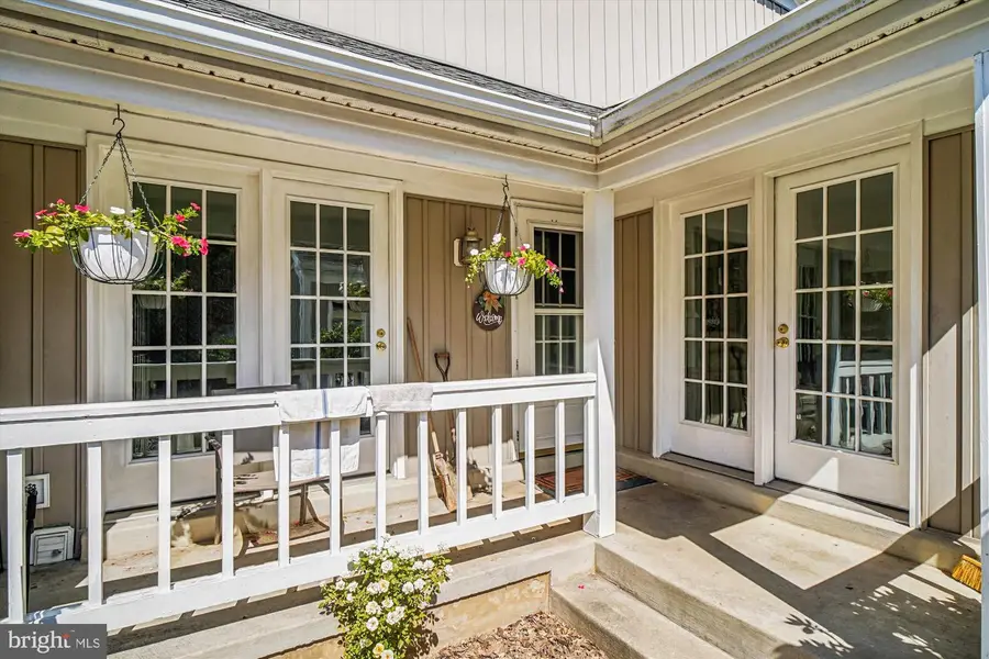 20633 Highland Hall Dr, Gaithersburg, MD 20886 - Image #3