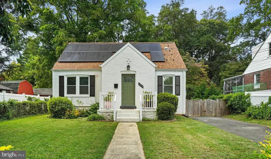 10146 Sutherland Rd, Silver Spring, MD 20901 - Image #2