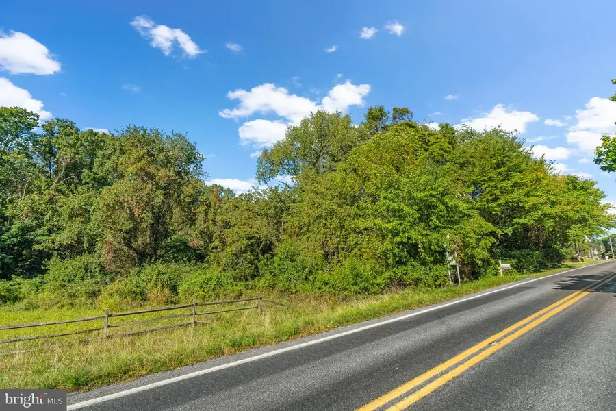 14208 Lewisdale Rd, Clarksburg, MD 20871 - Image #2