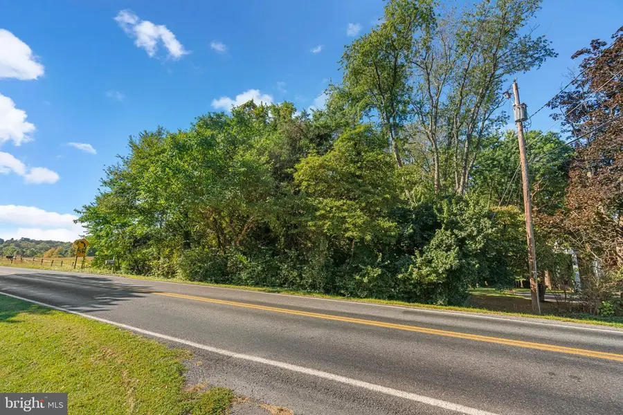 14208 Lewisdale Rd, Clarksburg, MD 20871 - Image #3